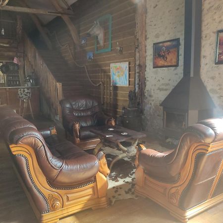 La Valise A Cheval Bed & Breakfast Mezieres-sur-Ponthouin Exterior photo