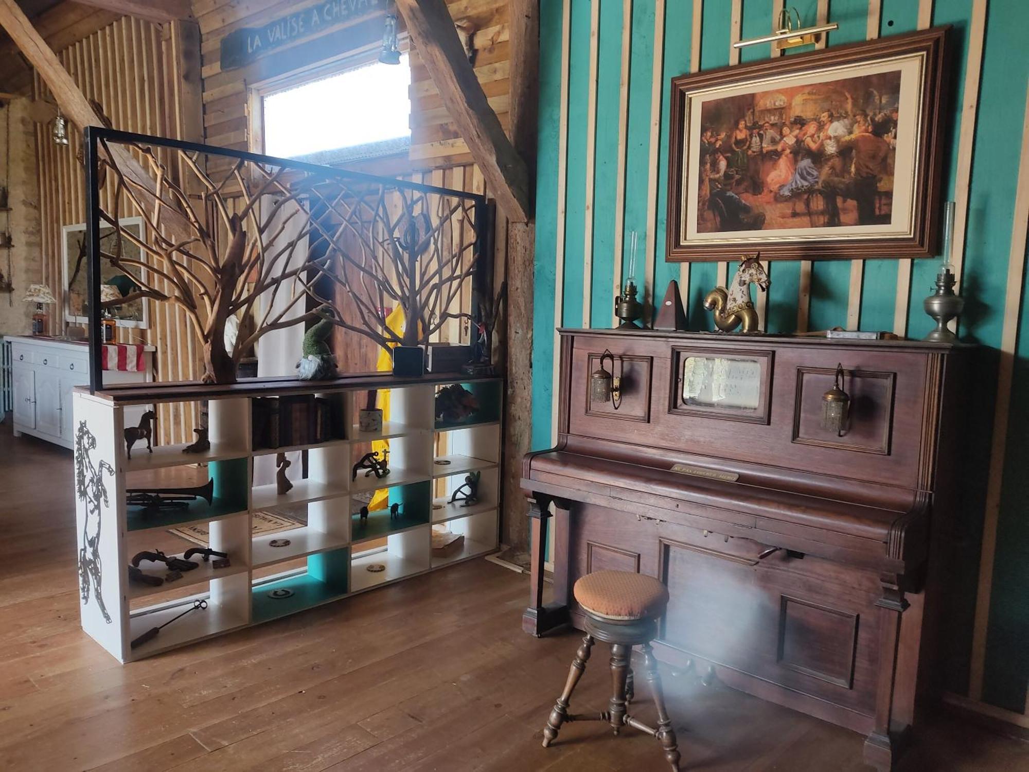La Valise A Cheval Bed & Breakfast Mezieres-sur-Ponthouin Exterior photo